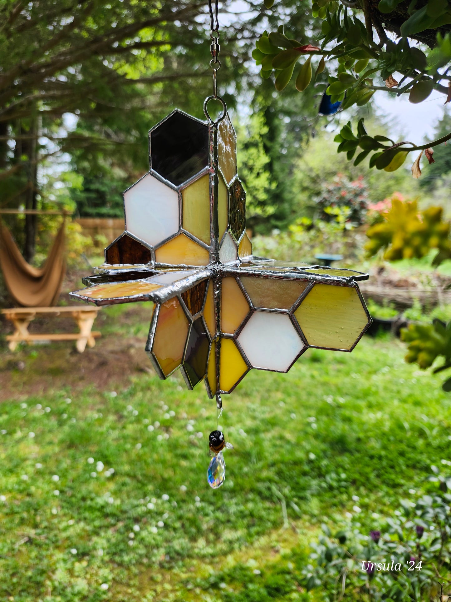 Wind Spinner, Honey Comb spinner with Lampwork bee
